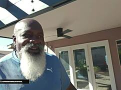 wanna taste slutty mermaid helena price's bbc cum breakfast outdoors?