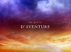 सेक्सी पुलिस बेब ने अपनी भारी ब्लोंड चूचियां दिखाईं