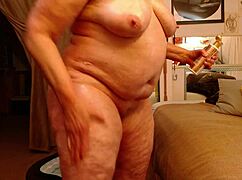 keeping my curvy vintage mature hairy pussy so soft 😍 retro nude playtime