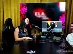 bi mejia loves podcast table fuck ruam kisses her feet hot 😍👣🍑