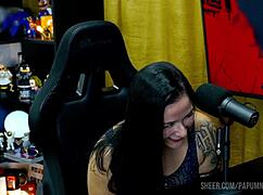 bi mejia loves podcast table fuck ruam kisses her feet hot 😍👣🍑