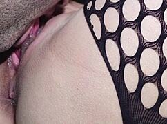 Lick my shaved pussy till I explode in wet orgasm 😩💦🔥