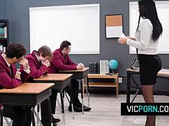 BUSTY MILF TEACHER JASMINE JAE BANGS THREE HORNY STUDENTS IN WILD GROUP CLASS!