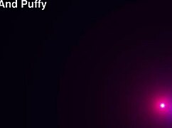 टैन्ड ब्यूटी फैली चूत उंगलियों से टॉयज पर झड़ती