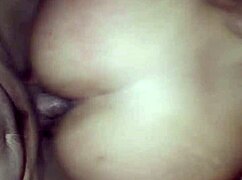 Marido me come la buceta gostosa enquanto espalho o cuzinho