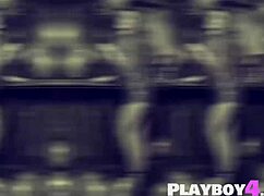 i expose my perfect big ass stripping naked slowly