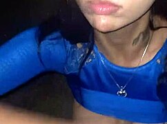 i played hot with brunette trans in parking lot brinquei gostoso