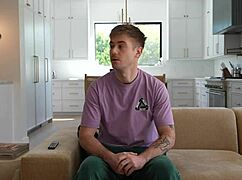 First time VR porn felt way too real whoa! 😱🤯