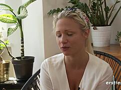 Niedlich Und Versaut: Fall For Cute Gabi's Intimate Bedroom Vibes