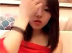 WOW beautiful chinese babe shows off cute boobs! 😍🇨🇳👅