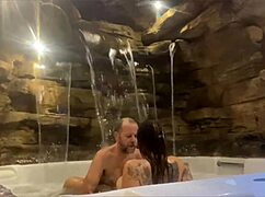 casal on honeymoon with wife riding hard in motel poolside