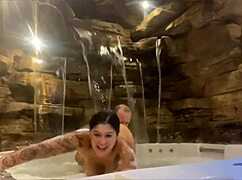 casal on honeymoon with wife riding hard in motel poolside