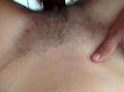 casadinha amadora se masturba com tanto prazer e tesão que goza gostoso demais