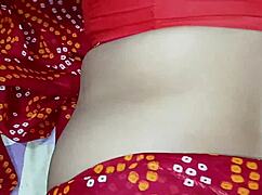 uhh maalish karte karte beta ki niyat bigdi n usne mujhe chod diya