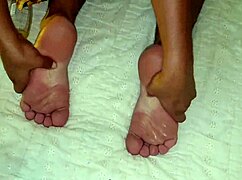 first time virgin with desi masseuse flakael feels amazin