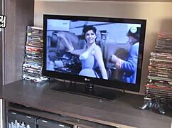 amateur college girl fingers herself to orgasm then showers and shaves her smooth legs