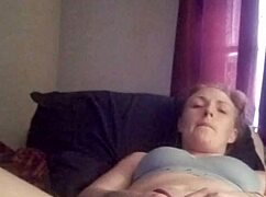 damn snow bunny shoves toys deep in her shaved horny pussy!