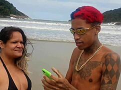 Achei brinquedo na praia... ofereci buceta pro pauzudo africano bbw! 🏖️🍑