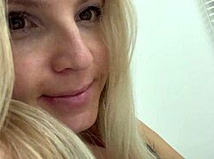 Hey, check out this hot Catwoman cosplay on webcam