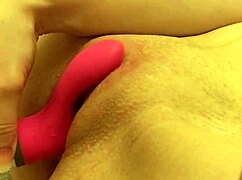 watch this teen squirt pussy with monster dildo anally wet af 💦🍑