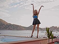 Outdoor mature babe Kelly Madison fucks dildo by pool