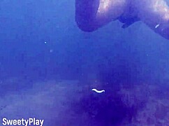 i fill her wet pussy then creampie underwater while swimming