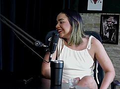 she's always loved anal sex, digs sadomasoquism, won't take cash to shit, wants 8 guys - nands ninfetinha sheer red