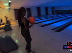 thai teen slurps her boyfriend's huge cock post-bowling 😜