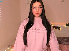 W0wgirls Liza Delivers Epic Webcam Tits Show!