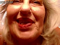 dawnskye1962 flashes her huge curvy ass and hairy pussy in retro update curves everywhere