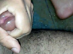 i luv masturbating my cock so much!!