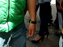 Hermosa princesa rocking those sexy zapatillas and heels, total stunner! 👠✨