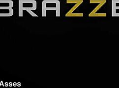 handywoman kaylee ryder's handy pussy pounded in car brazzers