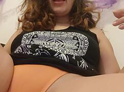 garota safada fingers her wet pussy while guiding your jerk off for hot cum joi