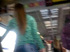 TV Culos Moving Her Huge Ass Outdoor Public Upskirt HD