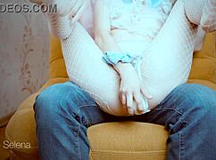 who fists gaping asshole with hands and huge veggies?