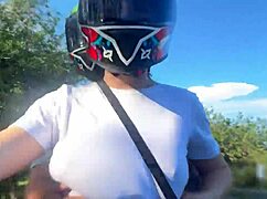 picked up a didi client without bra and he noticed my huge natural tits right away outdoors 😏🇨🇴