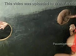 esposa safada mama pauzão e leva rola de desconhecidos no glory hole gloryhole milf 😍💦👅