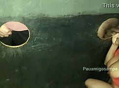 esposa safada mama pauzão e leva rola de desconhecidos no glory hole gloryhole milf 😍💦👅