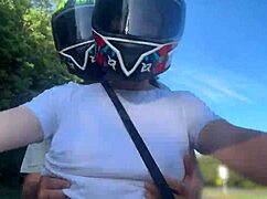 picked up a didi client without bra and he noticed my huge natural tits right away outdoors 😏🇨🇴