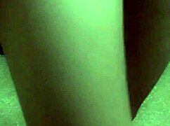 Chồng lột quần vợ trong bếp nóng bỏng