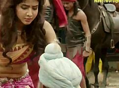 Bubbly chubby Indian beauty flaunts deep navel big tits boobs 😍🍈💦