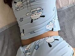 I woke stepsis for shaved pussy fingering and hard pov fuck