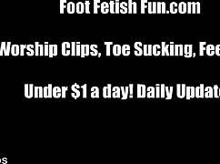 omg lick my dirty sandals bottom you foot freak!!