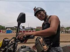 le dan harto huevo duro por ano a conera peruana estudiante