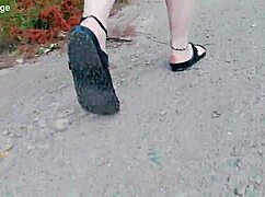 i'm walkin barefoot in birkenstocks thru nature feelin sexy