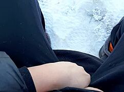 i jerk off in public park risking it all