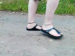 i'm walkin barefoot in birkenstocks thru nature feelin sexy