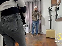 PETITE LATINA POUNDS SUGAR DADDY RAW BEFORE FLIGHT!