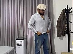 PETITE LATINA POUNDS SUGAR DADDY RAW BEFORE FLIGHT!